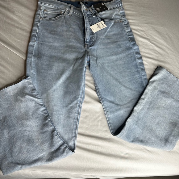 Cropped Flare High Rise Jeans - Picture 4 of 4